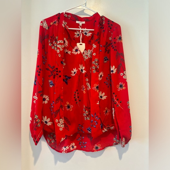 NWT red floral blouse - Picture 2 of 5